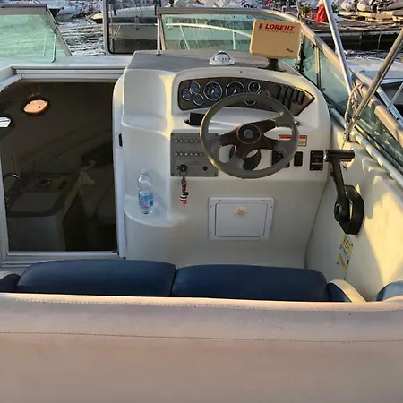 Sea Witch Botel Castellammare di Stabia